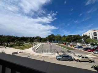 Maris Lux - 1