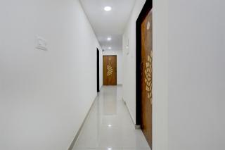 Collection O Madhapur Near Cyber Tower - 2