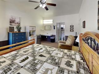 Mountain View Buck Deer Cabinette - 6