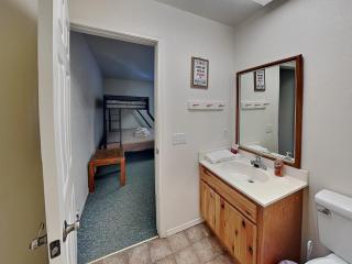 Mountain View Cedar Lodge Cabin - 2