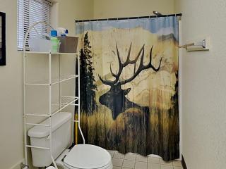 Mountain View Bugling Elk Cabinette - 5