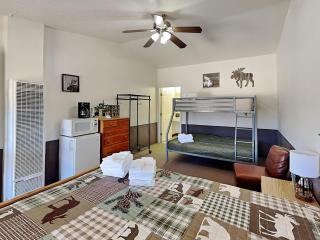 Mountain View Bull Moose Cabinette - 7