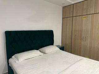 2 Bed Cozy Apartment SelfCheckin Near Airport DHA Phase 8 - 8