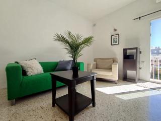 St Julians Apartment - Walking to St George Bay - 9