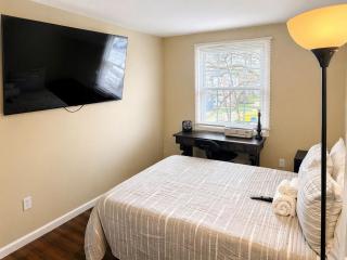 Modern Furnished Retreat Near Philly & Hospitals - 1