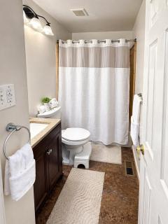 Modern Furnished Retreat Near Philly & Hospitals - 8