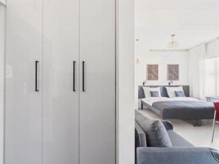 Central Comfort Studio Czackiego Warsaw by Solarento - 2