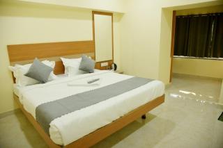 HOTEL Sriveda - 4