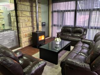 128 Clarens Golf Villa - 5