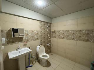 Modern 3BR Duplex in Johar - 9