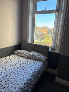 Serene Ocean View Apartment Room in Roker, Sunderland - 5