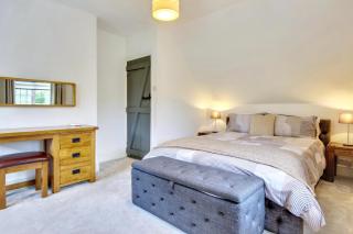 Victorian Gatehouse, Sleeps 11, Garden & Parking - 2