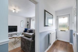 Sharp Close 4 Bedroom 2 Bathroom in Aylesbury - 5