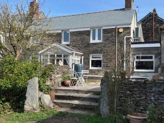 Sunnybrae Cottage - 0