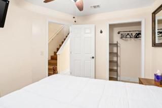 Gulf View Beach Bungalow, Dog-Friendly, Near Scooners, Near Beach - 1