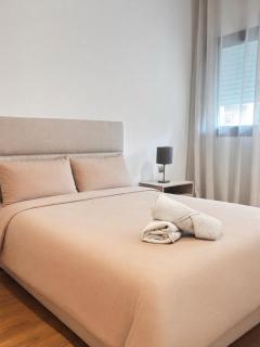 Cozy Two-Bedroom Apartment with Garden View - 3