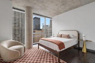 Linea Luxury Living with Indoor Pool and Rooftop Views in The Loop - 2