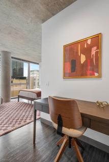 Linea Luxury Living with Indoor Pool and Rooftop Views in The Loop - 1