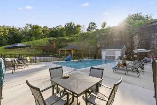 Heart of Branson Mins to SDC Arcade Pools King beds - 9