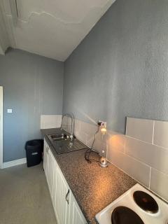 Charming 2-Bedroom Apartment with Ocean Views in Roker - 1