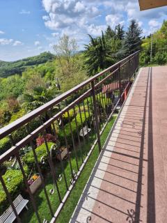 panoramic hillside oasis with private terrace - 5