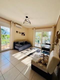 Sunny Family Apartment - 0
