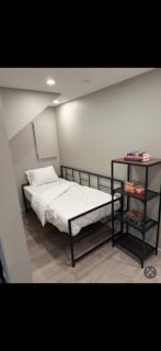 Luxurious and Cozy 1 Bedroom Basement Suite Patio - 9