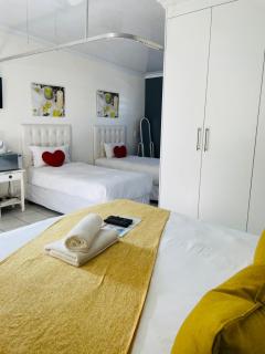 The Hideaway in Southernwood Guest House - 3