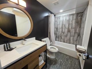 Penn Lodge Hotel & Suites Philadelphia - Bensalem - 1