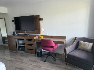 Penn Lodge Hotel & Suites Philadelphia - Bensalem - 9