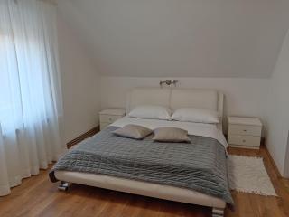 Apartments and Rooms Krizmanic - 6