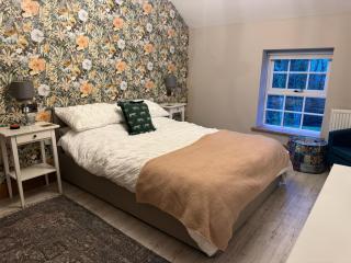 Charming Valley Farmhouse for up to 6 guests - 8
