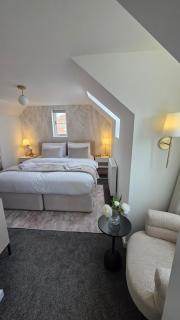 Avalon House - 7