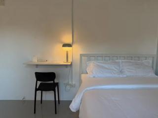 Flow Stay Koh Samet 1F流宿沙美島 Max 2 ppl, private bathroom 5 mins walk to pier and everywhere 雙人房 私人衛浴 碼頭5分鐘 鬧中取靜 - 6