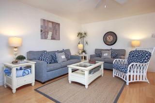 Glimpse the Gulf While Relaxing on H8’s Screened Lanai - 9