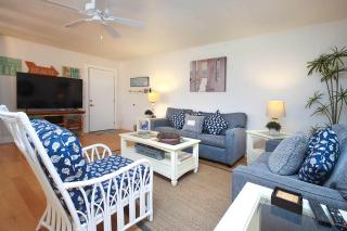 Glimpse the Gulf While Relaxing on H8’s Screened Lanai - 8