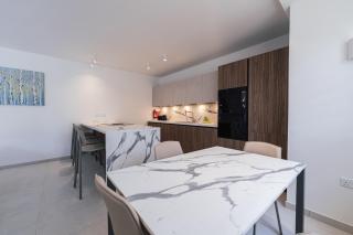 Vista Residence Premium Maltese Hideaway - By HostMT - 1