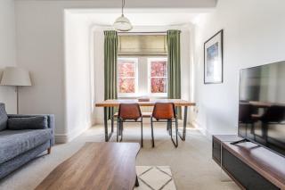Spacious 3 Bed Apartment for Contractors and Families - 9