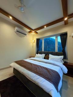 Kesari Hotel & Restaurant Near Kainchi Dham - 4