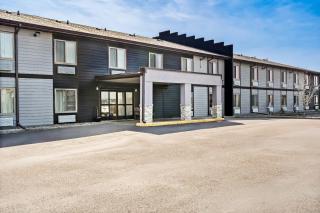 Red Roof Inn & Suites Tomah - 8