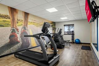 Red Roof Inn & Suites Tomah - 5