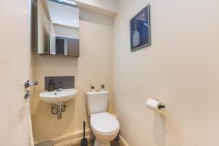 Contractor and Tourist - Clapham 4 Bed - Free Parking 2 Vans - 2 Bath- Wifi - 1