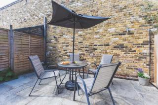 Contractor and Tourist - Clapham 4 Bed - Free Parking 2 Vans - 2 Bath- Wifi - 4