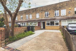 Contractor and Tourist - Clapham 4 Bed - Free Parking 2 Vans - 2 Bath- Wifi - 7