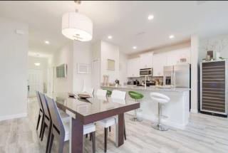 Last Minute Disney Getaway Townhouse with Private Pool. Book Now 17064 - 1