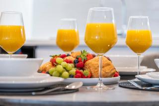 2BR City Centre, Sleeps 6, PS5, Netflix, Disney - 4