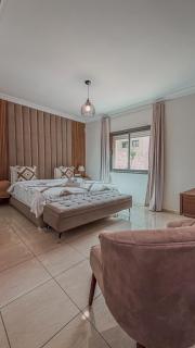 Luxury 2-Bedroom Apartment with Terrace - 1