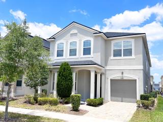 Last Minute Disney Private Pool Hot Tub Game Room Themed Bedrooms. Book Now 93405 - 9