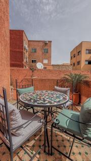 Luxury 2-Bedroom Apartment with Terrace - 9