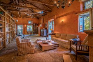 Bratis Holiday Home - 1